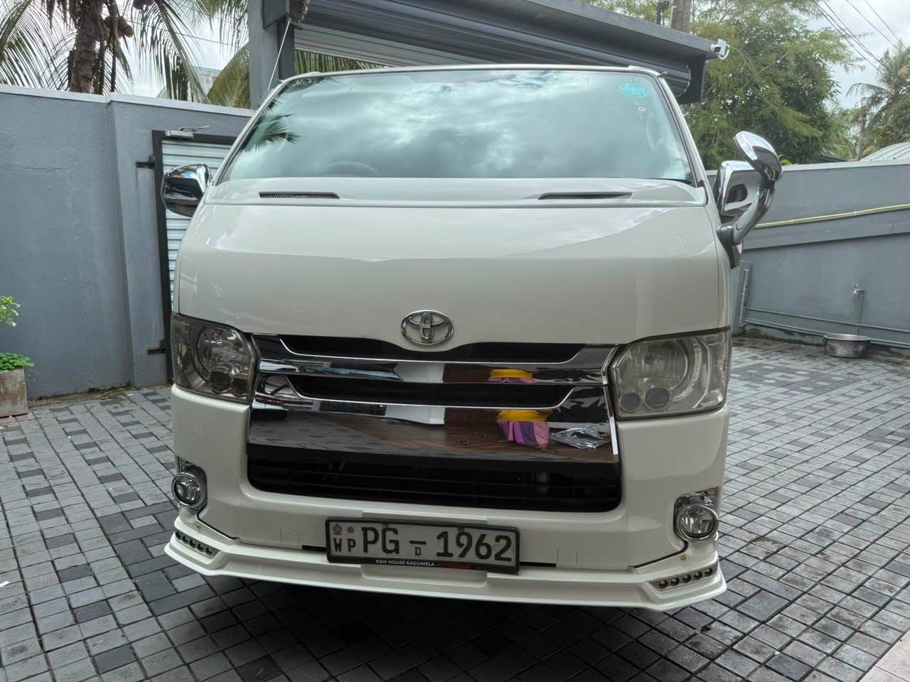 Toyota KDH SUPER GL UPDATE 2012